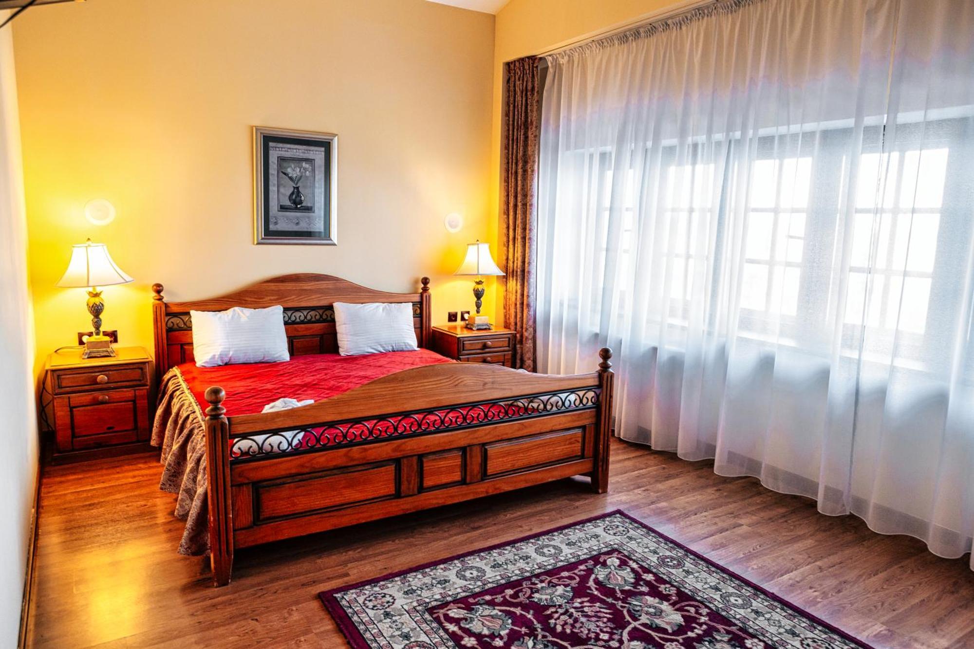 Park Hotel Kokshetau ชูชินสก์ ภายนอก รูปภาพ
